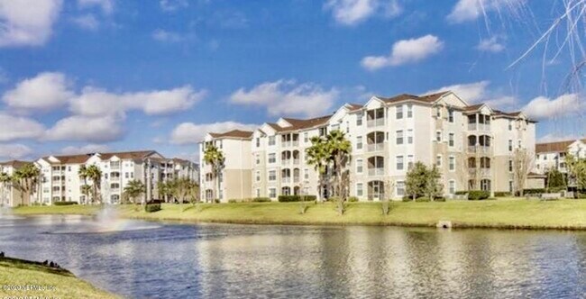 Building Photo - 7801 Point Meadows Dr