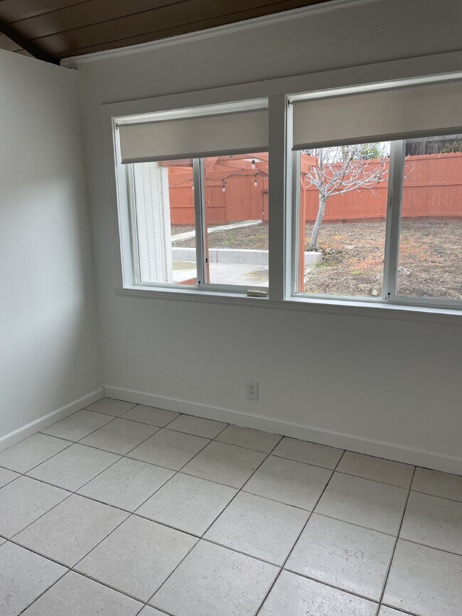 Foto del edificio - Adorable 2 bed/1 bath home in quiet neighb...