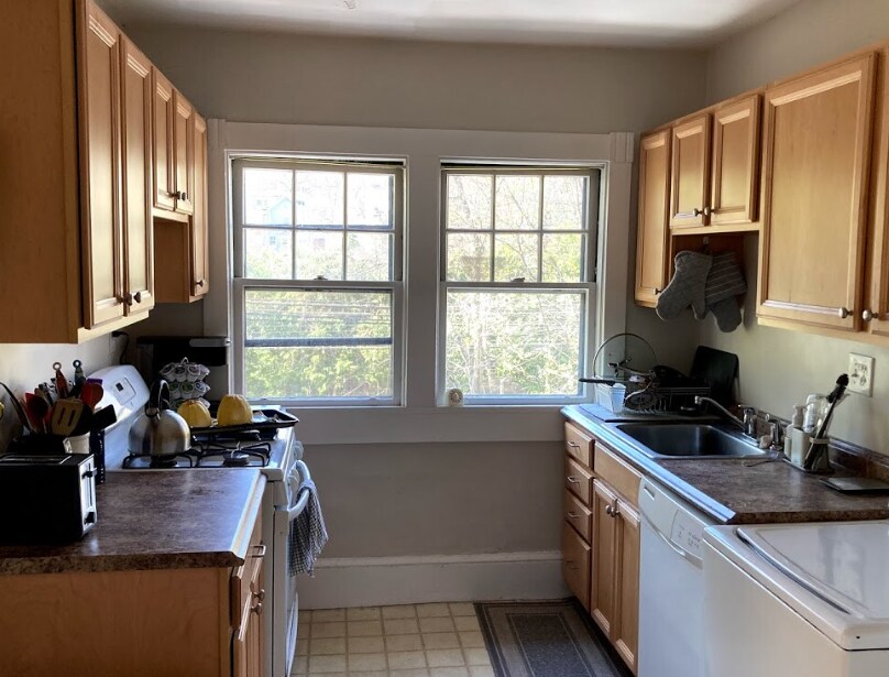 Primary Photo - 36 Beaconsfield Rd