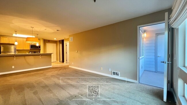 Building Photo - Charming One bedroom with Private terrace.