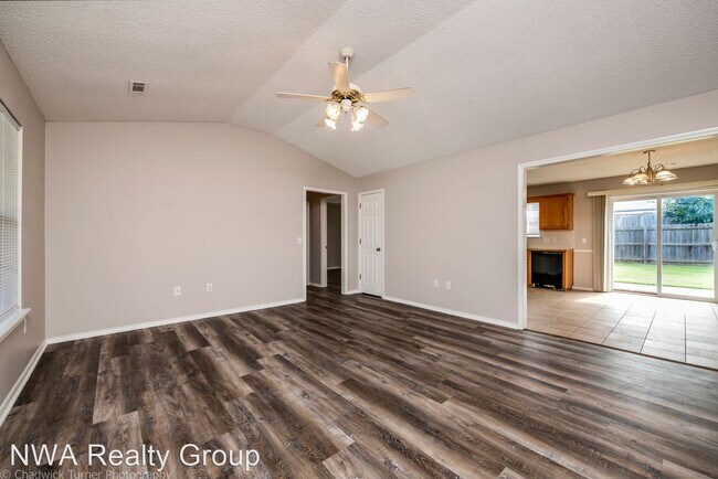 Building Photo - 3 br, 2 bath House - 501 Barker Avenue