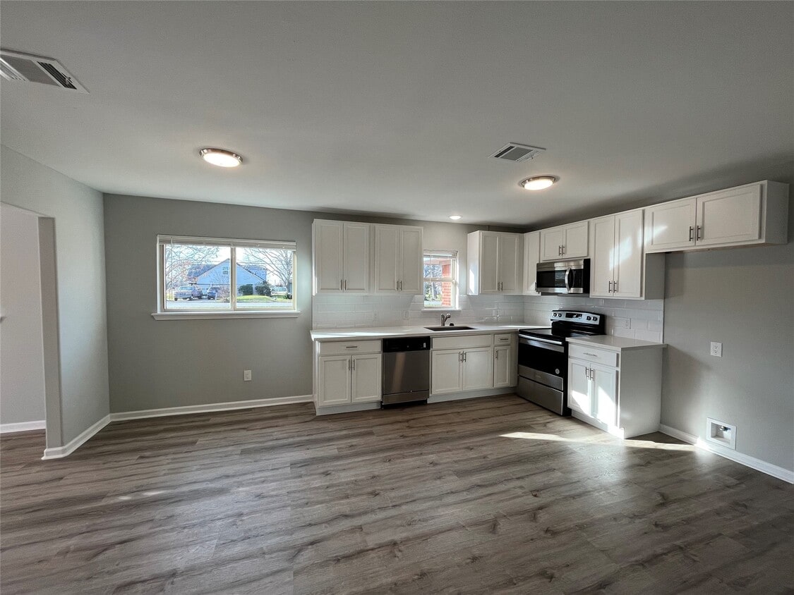 Foto principal - 1942 Center St