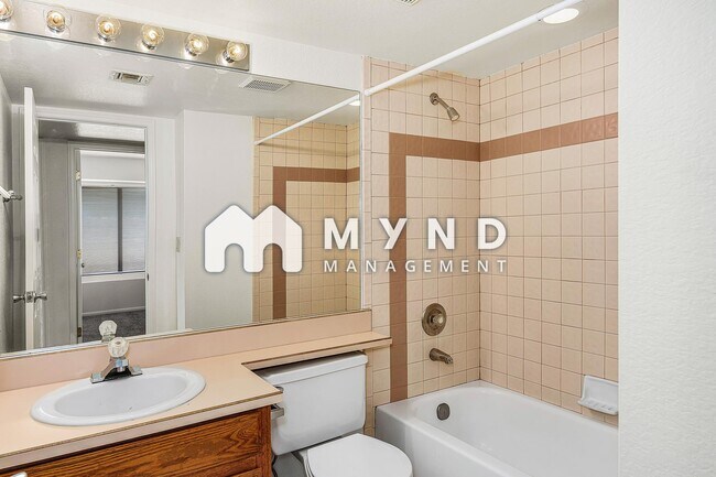 Foto del edificio - 10487 N Fairway Vista Ln