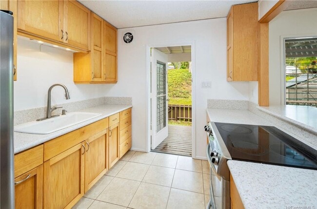 Building Photo - Beautiful Updated 3BR Unit!!