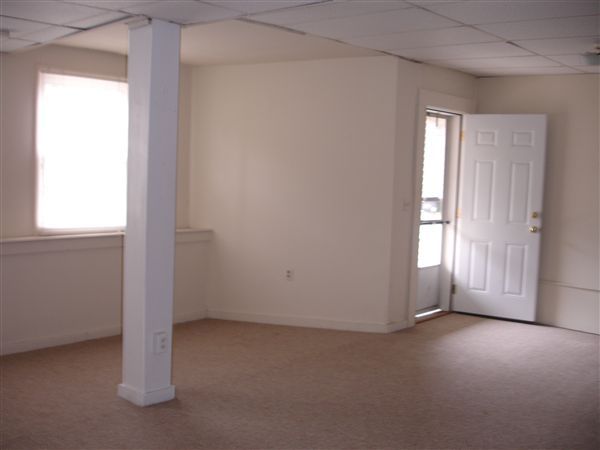 Building Photo - 219 Howe Ave