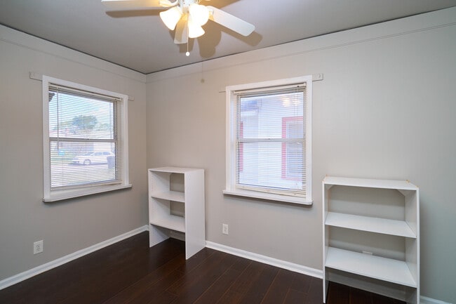 Building Photo - 1628 32nd Ave N