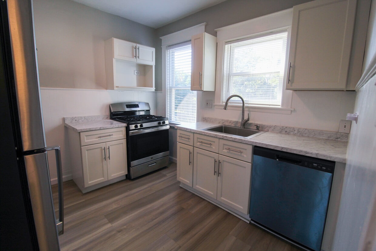 Kitchen - 2621 Ida Ave