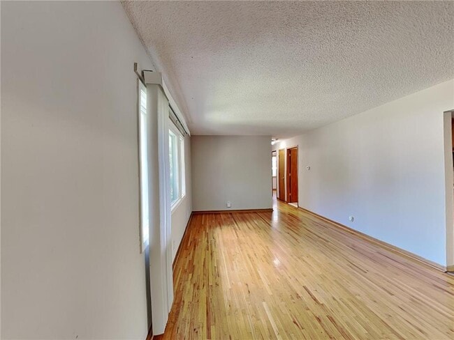 Building Photo - 1218 Skillman Ave E