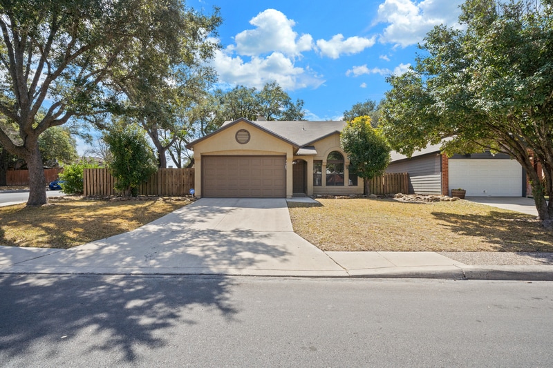 Primary Photo - 7402 Corian Park Dr