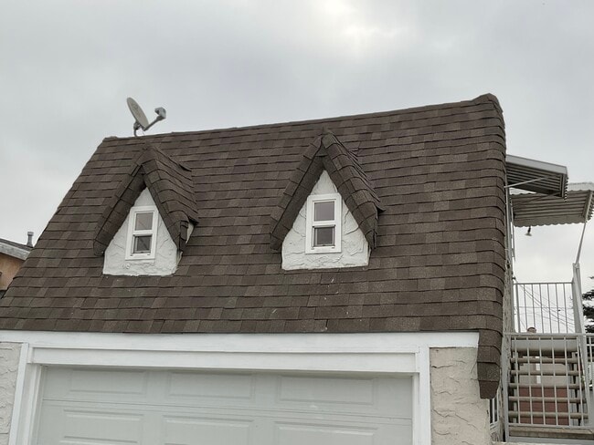 Detached Unit - Upstrs - 3031 Saturn Ave