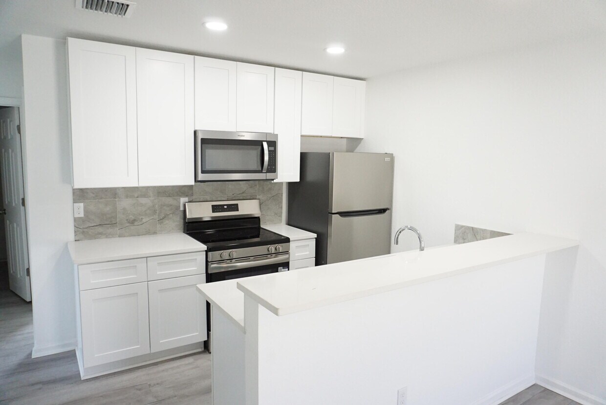 Foto principal - 1181 W 28th St