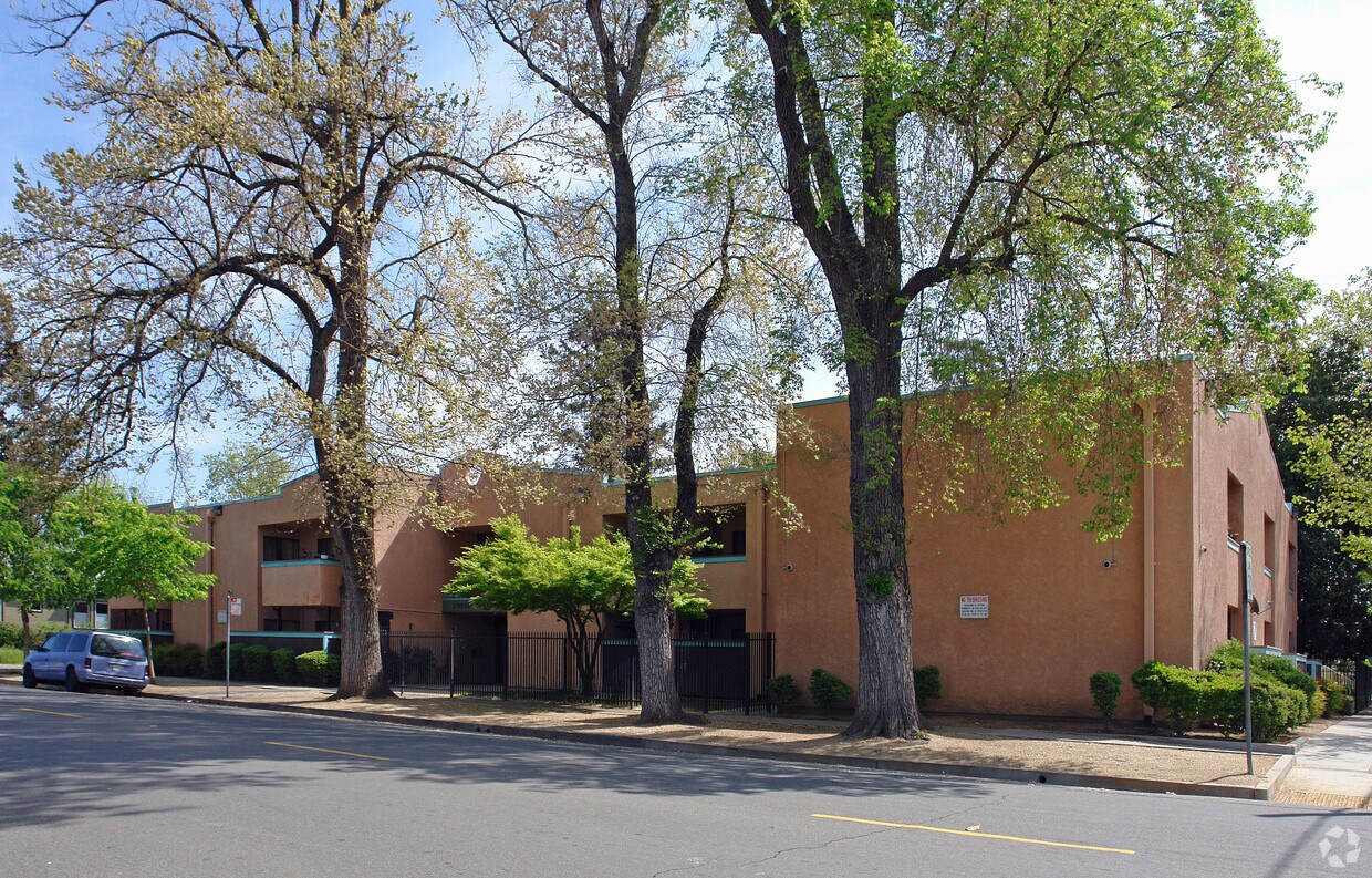 Foto principal - 2845 37th St