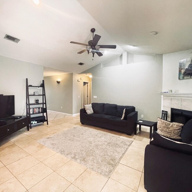 Building Photo - 931 Ibis Way