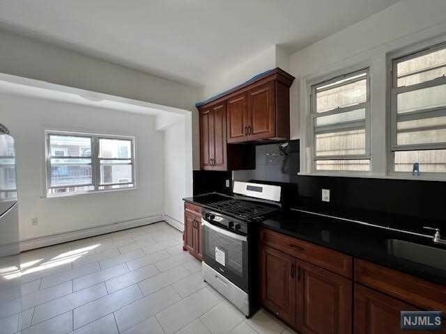 Foto del edificio - 123 Oak St