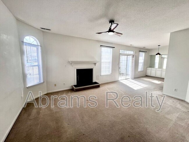 Building Photo - 1322 Sitka Spruce Rd