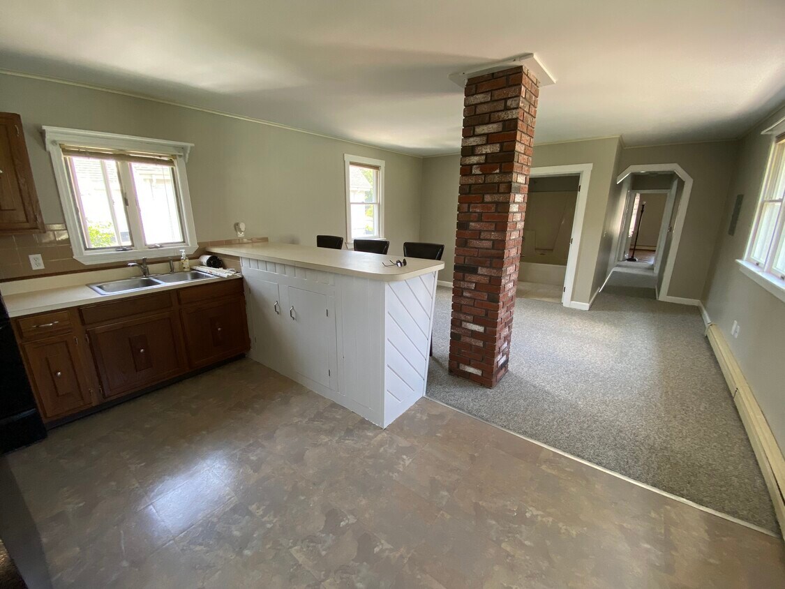 24 Briggs St, Taunton, MA 02780 Townhome Rentals in Taunton MA