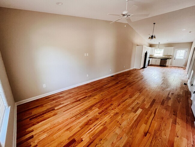 Foto del edificio - Brand New 3 Bed, 2 Bath One-Level Townhome