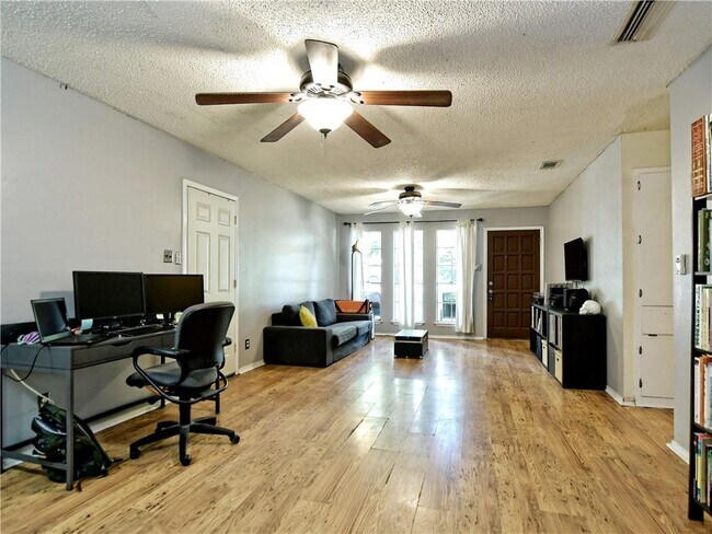 Building Photo - 4911 Aberdeen Cir
