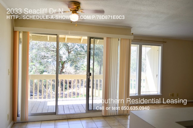 Building Photo - 2033 Seacliff Dr N