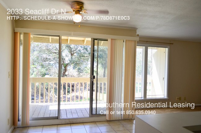 Foto del edificio - 2033 Seacliff Dr N