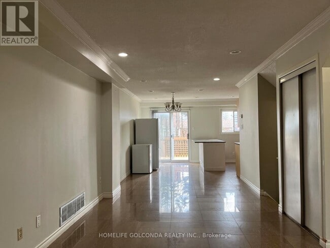 Building Photo - 85 Penmarric Pl