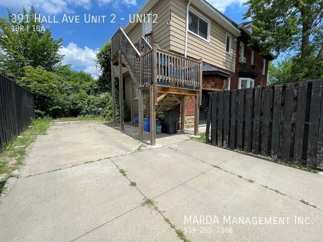 Building Photo - MODERN 1-BEDROOM/1-BATH APARTMENT+ HYDRO