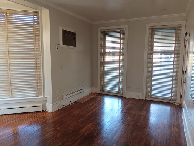 Foto del edificio - 1342 Orthodox St