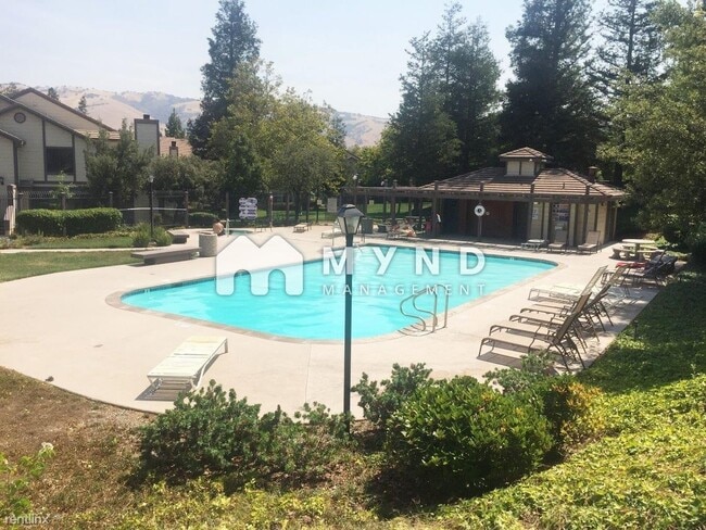 Building Photo - 2 br, 2 bath Townhome - 2790 Buena Point Ct