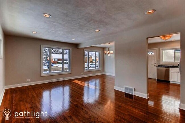 Foto del edificio - 2231 Sherwood Avenue, Westchester, IL, 60154