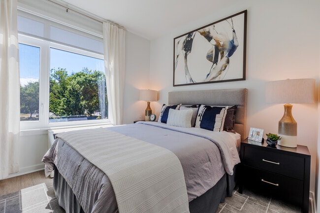 Building Photo - SKG Living at River Park in Union