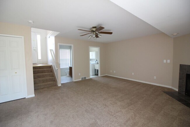 Building Photo - Ypsilanti Township Home