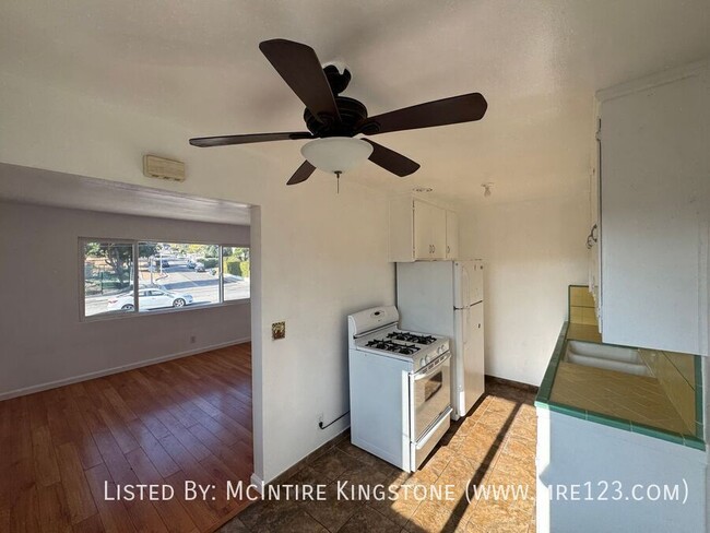 Building Photo - Beautifully Remodeled 1BD 1BA Unit in Hype...