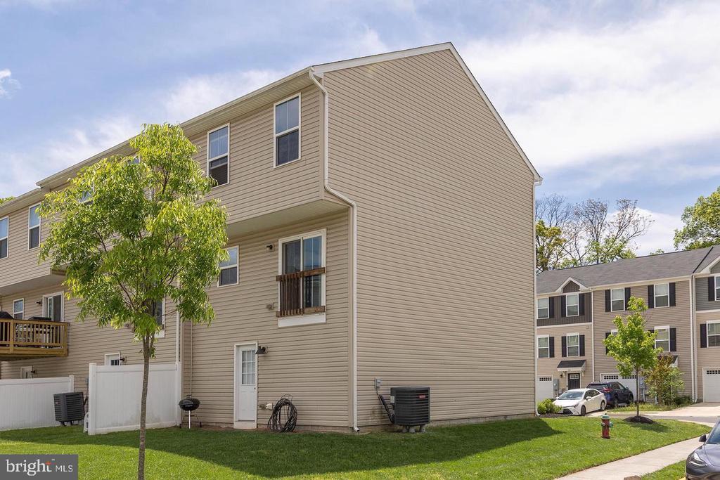 Building Photo - 283 Sage Cir