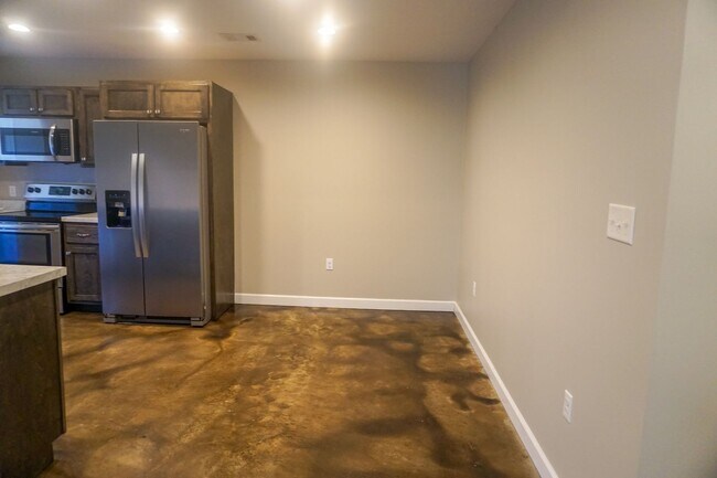 Building Photo - 3 Bedroom, 2 Bath Home in Nettleton School...