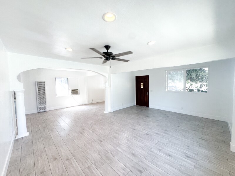 Foto principal - 714 S Oakford Dr