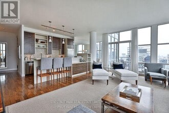 Building Photo - 10-PH10 Navy Wharf Ct