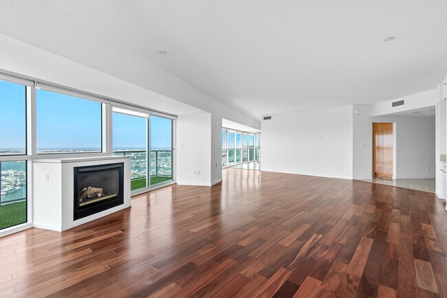 Foto del edificio - 13600 MARINA POINTE Dr