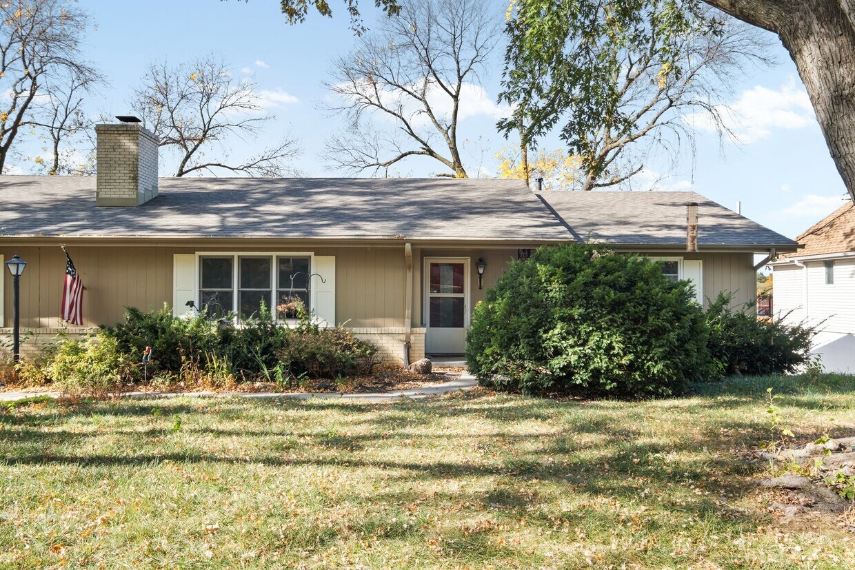 Foto principal - 1222-1224 S 118th St