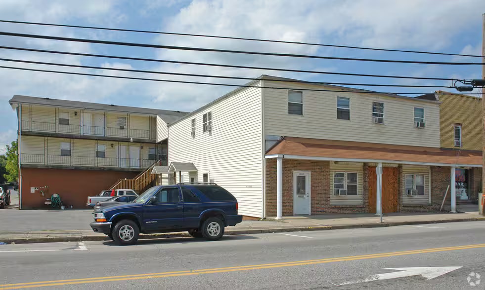 Primary Photo - 1309 E Main St