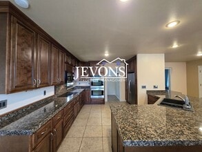 Building Photo - 503 N 33rd St