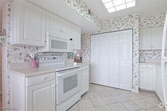 Building Photo - 5501 Heron Point Dr