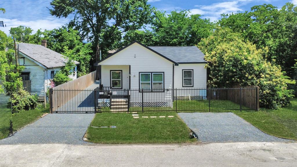 Primary Photo - 3025 Drew St