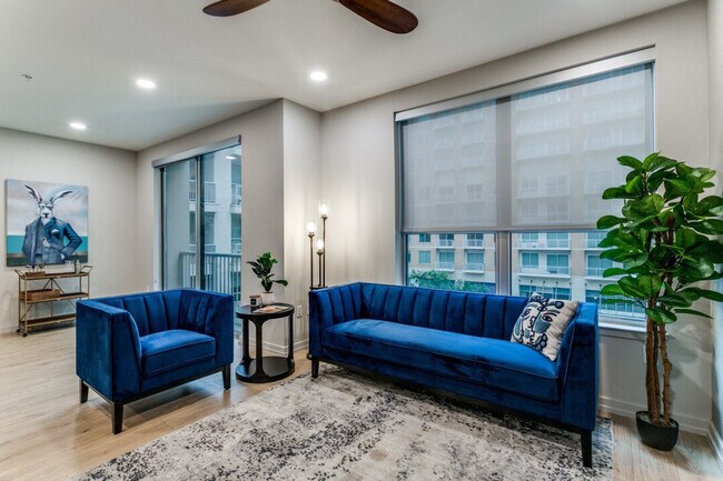 Foto del edificio - 3700 McKinney Ave