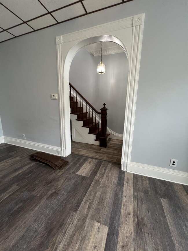 Building Photo - 19 Glenwood Ave