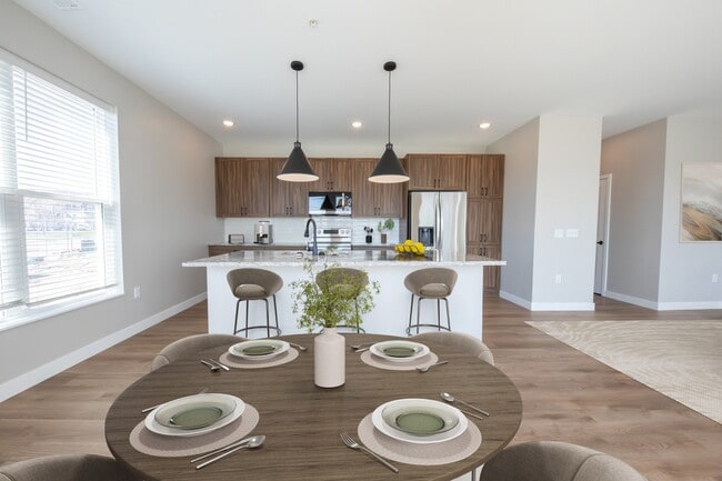 Building Photo - The Preserve Apartments & Townhomes