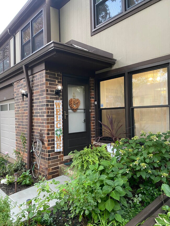 Foto del edificio - 304 Oakwood Ln