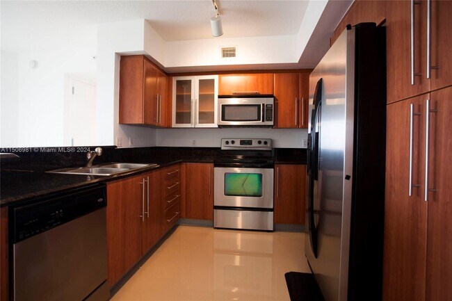Building Photo - 3232 Coral Wy