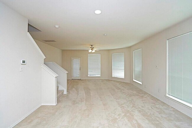 Foto del edificio - 16534 Strathmore Manor Ln