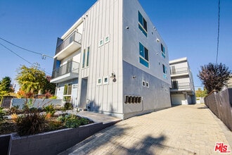 Building Photo - 10803 Kling St