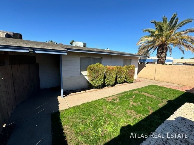 Building Photo - 1861 E University Dr